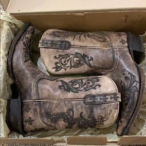 Women’s Ariat Pegosa boots